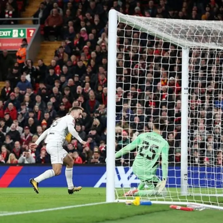 Blunder Dominik Szoboszlai Tuai Kritik Pelatih Barnsley: “Dia Meremehkan Kami”