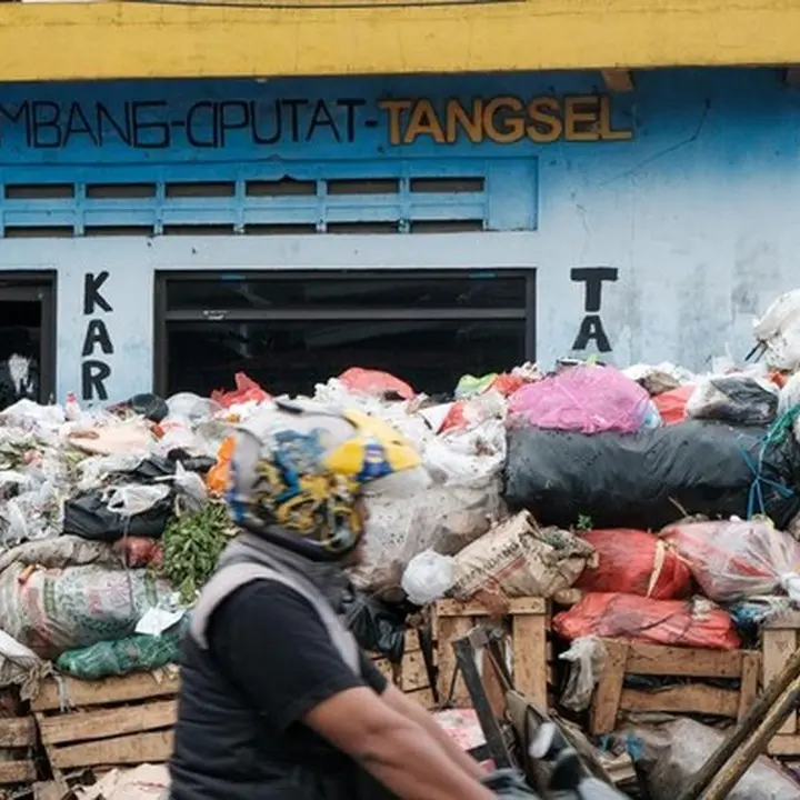 Sampah Tangsel Kembali ke TPAS Cilowong Serang Setelah Sempat Dihentikan