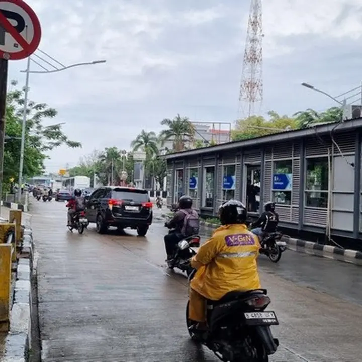 Banjir di Jalan Gunung Sahari Jakarta Pusat Surut, Arus Lalu Lintas Kembali Normal