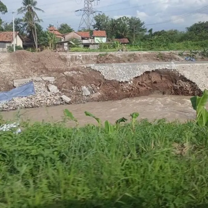 Tembok Penahan Tanah Sungai Cibanten di Serang Longsor, Perbaikan Segera Dilakukan