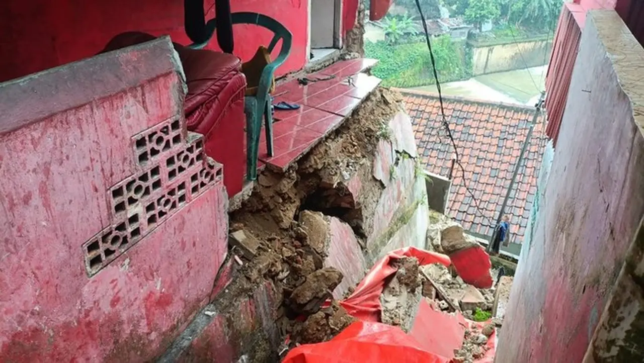 Tebing Pemakaman Longsor (foto: Dok. Istimewa)