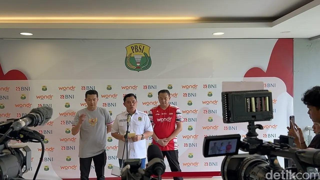 Ketum Pbsi Fadil Imran Di Pelatnas Pbsi, Cipayung (foto: Mercy Raya/detikcom)