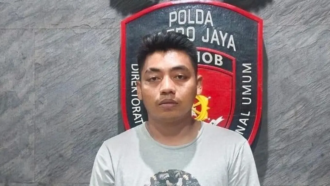 Ahmad Riansah Alias Delon, Pria Yang Membunuh Istri Sirinya Sekaligus Terapis Di Bekasi. (dok. Istimewa)