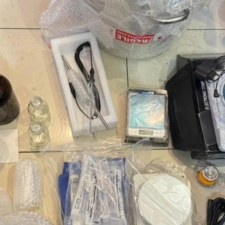 Polda Metro Jaya Bongkar Pabrik Vape Etomidate Ilegal di Apartemen Pluit, WN China Jadi Peracik