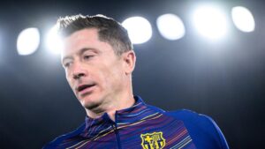 Barcelona Tunda Negosiasi Kontrak Baru Robert Lewandowski, Deco Tunggu Momen Tepat