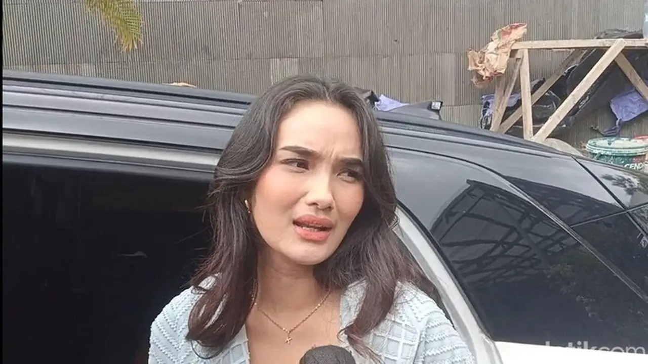 Faby Marcelia Di Kawasan Warung Buncit, Jakarta Selatan, Selasa (13/1/2026). Foto: Muhammad Ahsan Nurrijal/detikcom