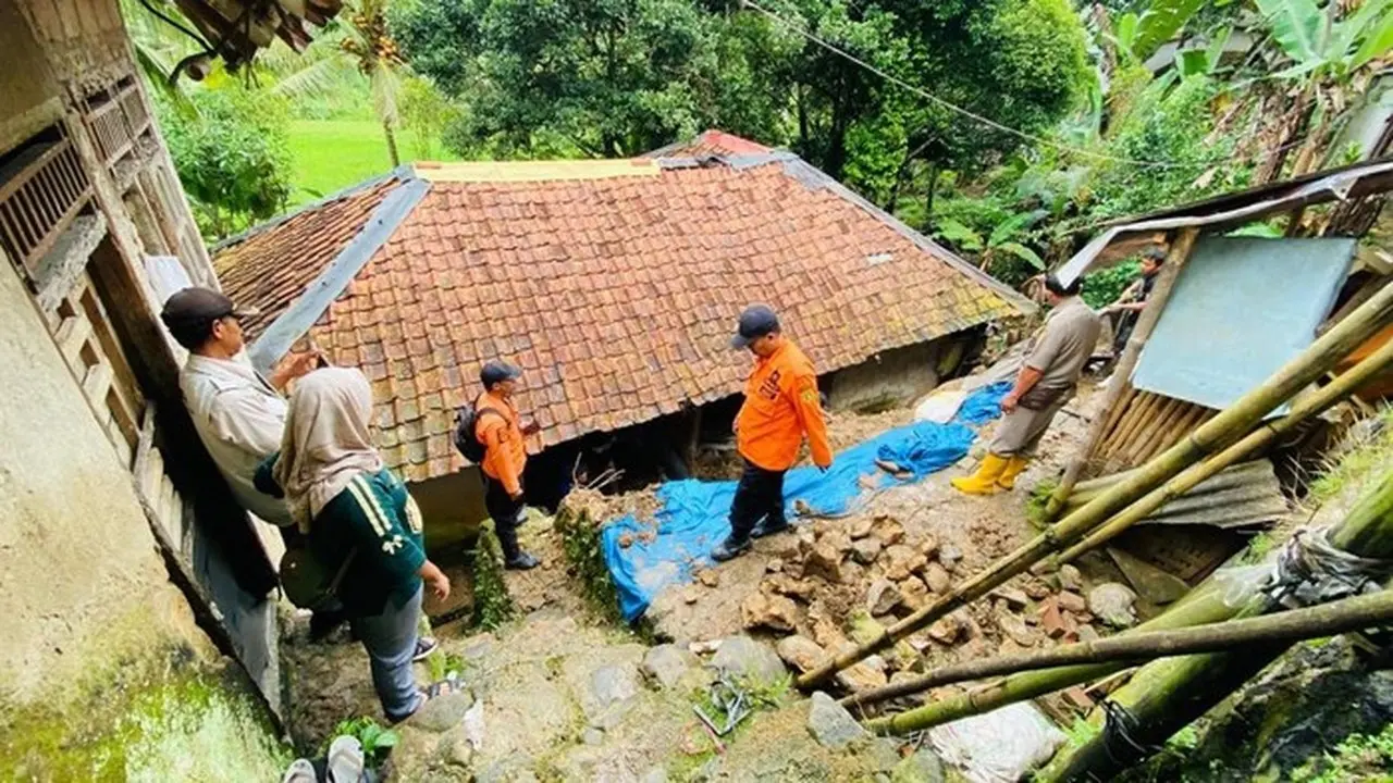 Tanah Longsor Di Desa Harkatjaya, Kecamatan Sukajaya, Bogor, Jawa Barat. (dok. Istimewa)