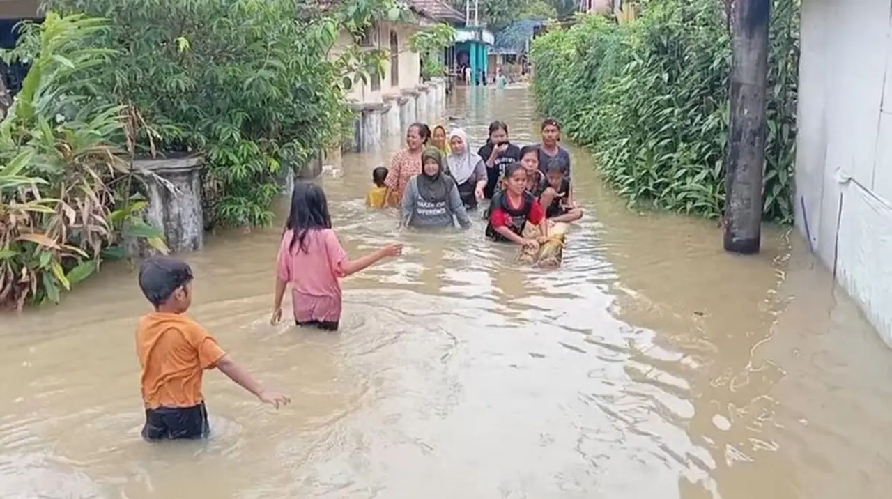 Banjir Di Kecamatan Patia Dan Pagelaran Masih Tinggi. (dok. Istimewa)