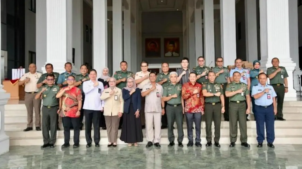 Foto: Unhan Ri Menerima Donasi Obat Obatan Hingga Dukungan Pendidikan Digital Untuk Warga Aceh Tamiang, Aceh Yang Terdampak Banjir Dan Longsor. (dok Ist)