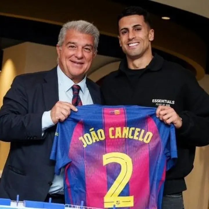 Joao Cancelo Kembali ke Barcelona, Diperkenalkan Resmi Hari Ini