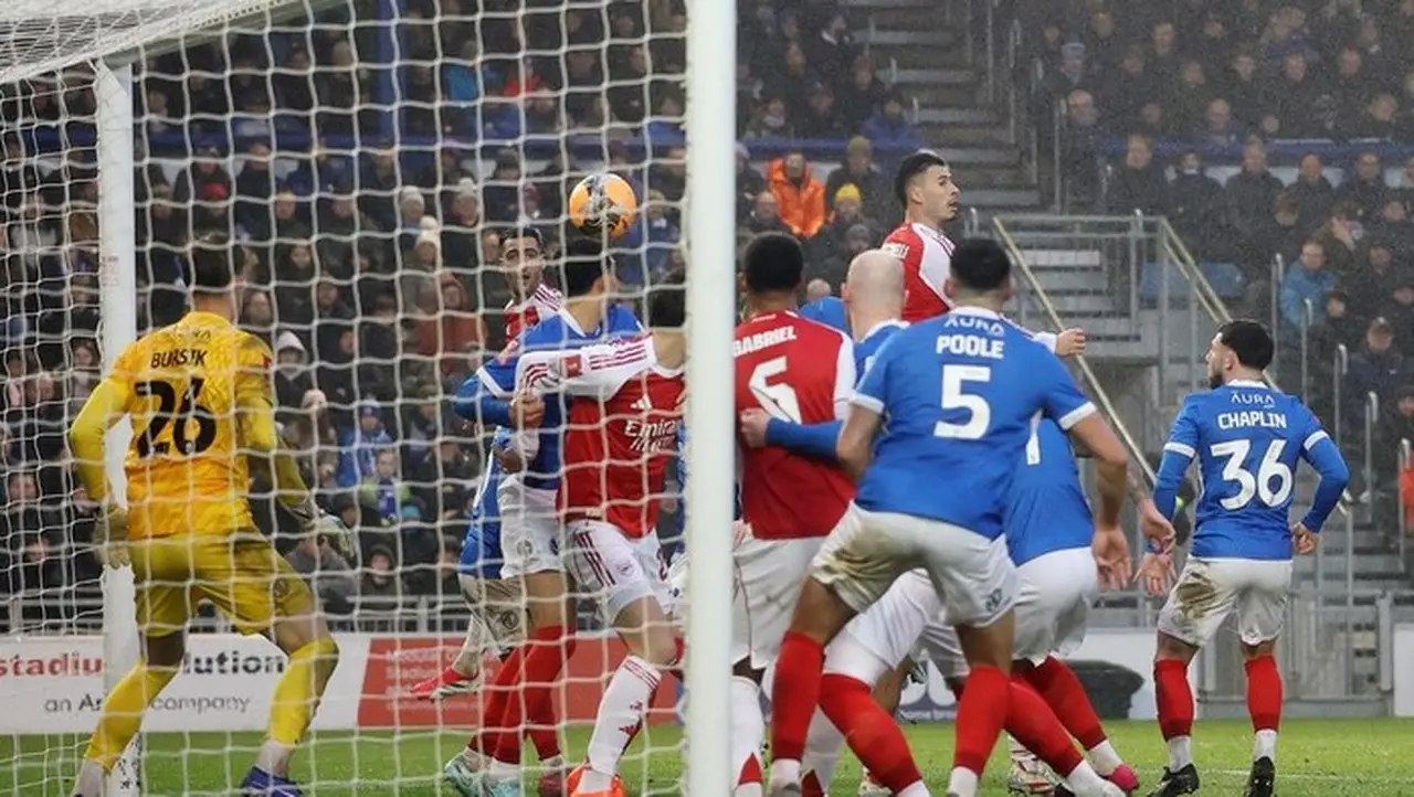 Arsenal Begitu Berbahaya Dari Bola Mati Musim Ini. (reuters/toby Melville)