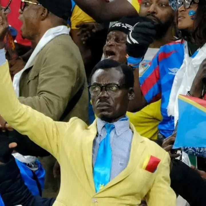 Aksi Unik Fans Kongo di Piala Afrika 2025: Berdiri Bak Patung, Hormati Bapak Bangsa