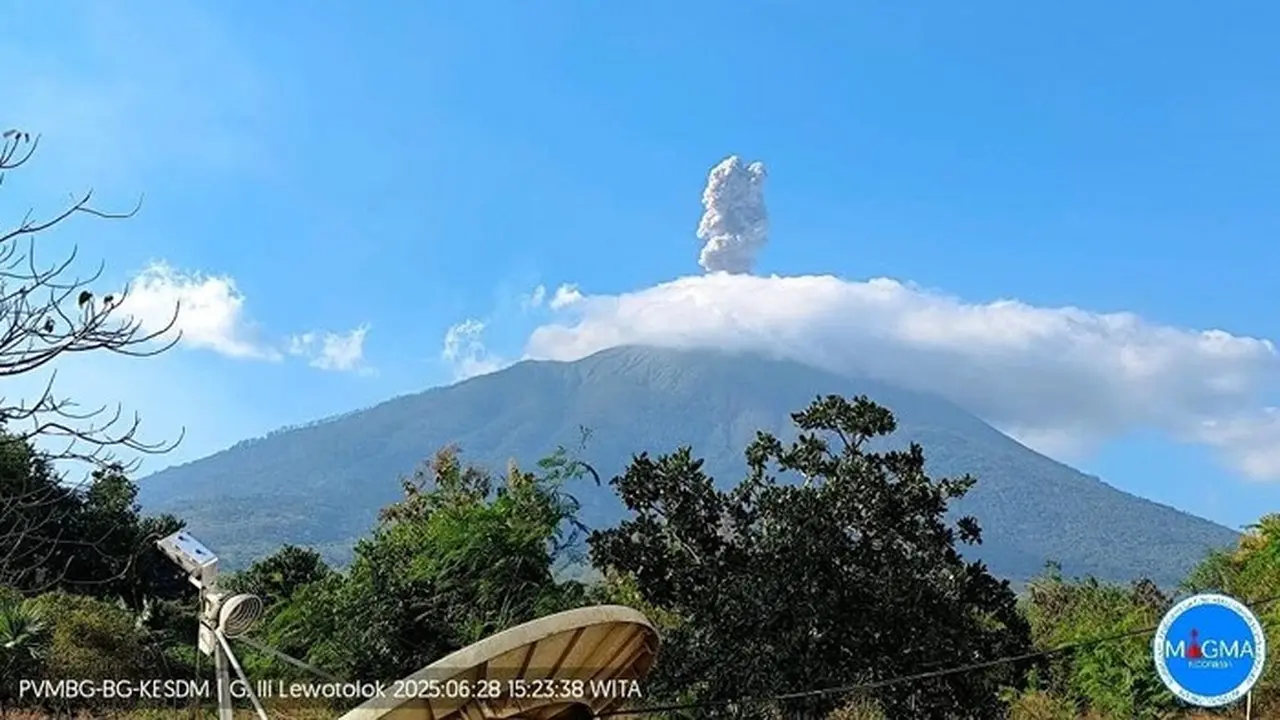 Foto Ilustrasi Gunung Ile Lewotolok (pvmbg)