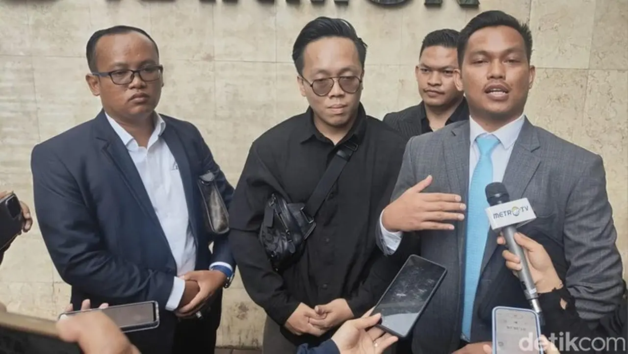Pelapor Dugaan Penipuan Kripto Timothy Ronald Menjalani Pemeriksaan Di Polda Metro Jaya, Selasa (!3/1/2026). Foto: Febryantino/detikcom