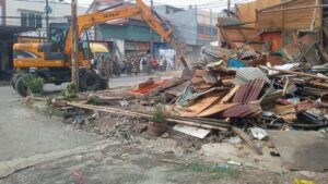 Satpol PP Bogor Tertibkan 17 Lapak PKL Liar di Pasar Cibinong