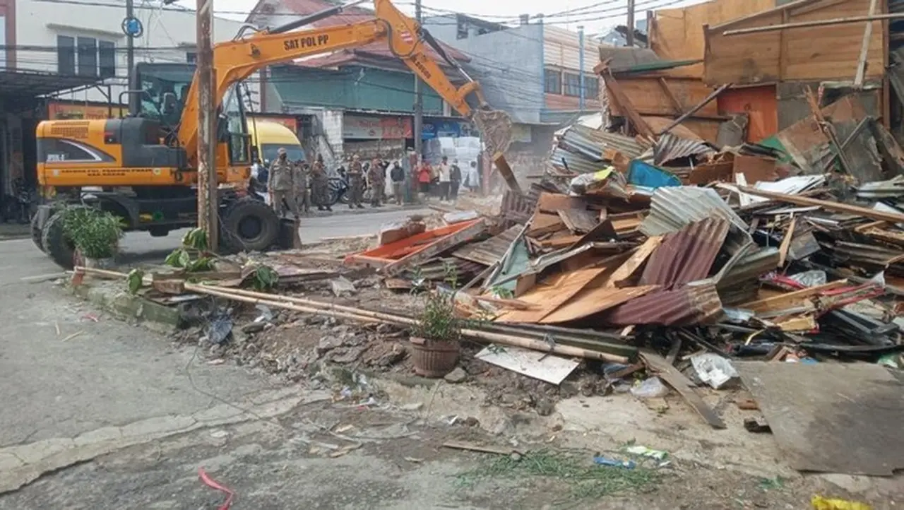 Sebanyak 17 Lapak Pkl Liar Di Pasar Cibinong Bogor Dibongkar (foto: Dok. Istimewa)