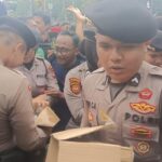 Aksi Ojol di Kedubes AS: Polisi Bagikan Roti dan Air Mineral, Tuntut Bebaskan Maduro