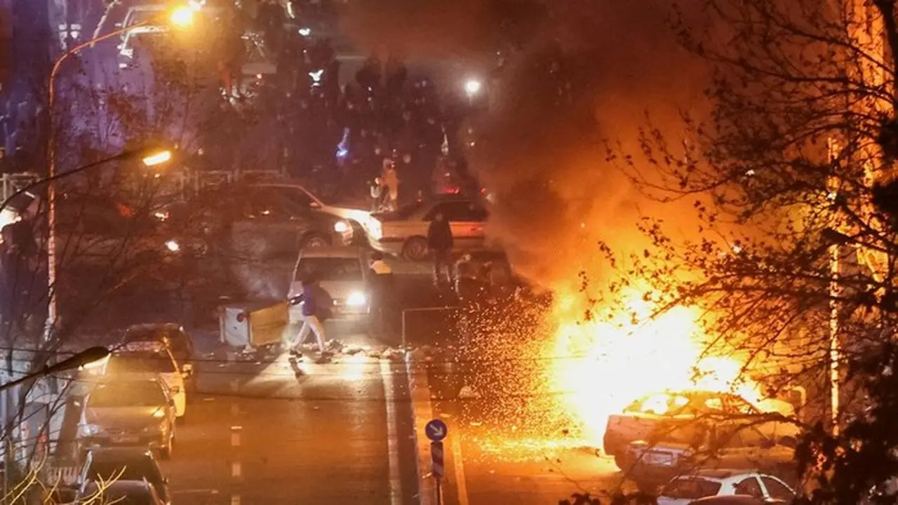 Ilustrasi Situasi Di Iran Di Tengah Gelombang Demonstrasi Besar Besaran. (via Reuters/stringer)