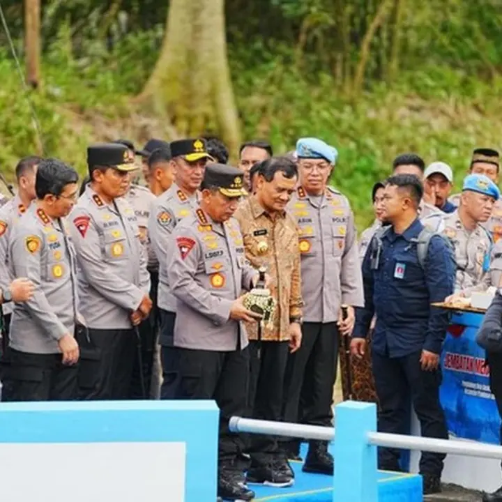 Kapolri Resmikan 19 Jembatan Merah Putih Presisi di Jawa Tengah, Permudah Mobilitas Warga