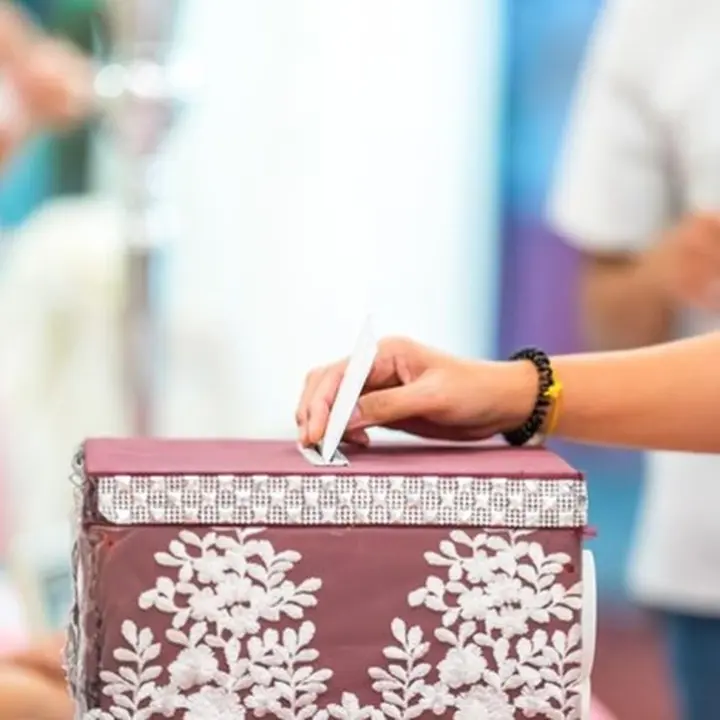 Emak-emak Bekasi Ketahuan Curi Amplop Pernikahan Saat Menyamar Jadi Tamu Undangan