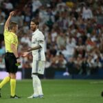 Daftar 10 Pemain Sepak Bola dengan Koleksi Kartu Merah Terbanyak Sepanjang Sejarah