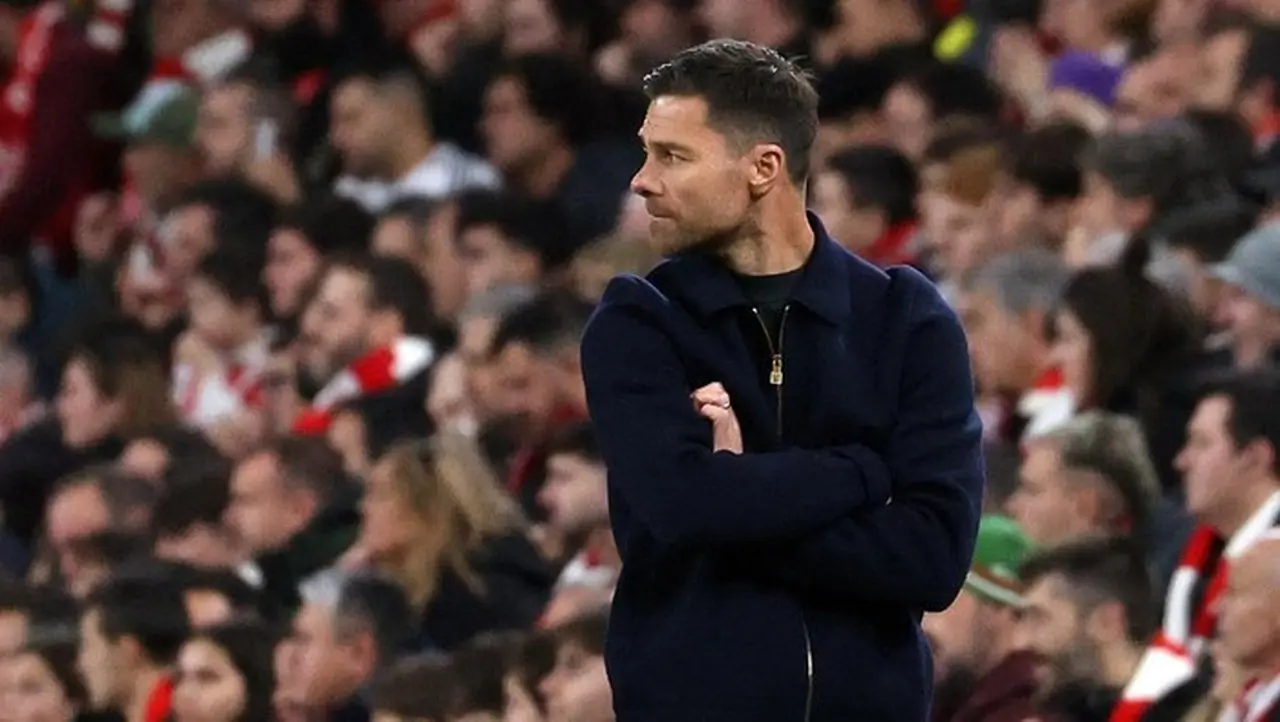 Xabi Alonso Diwanti Wanti Agar Tidak Menerima Tawaran Melatih Manchester United. (foto: Reuters/pankra Nieto)