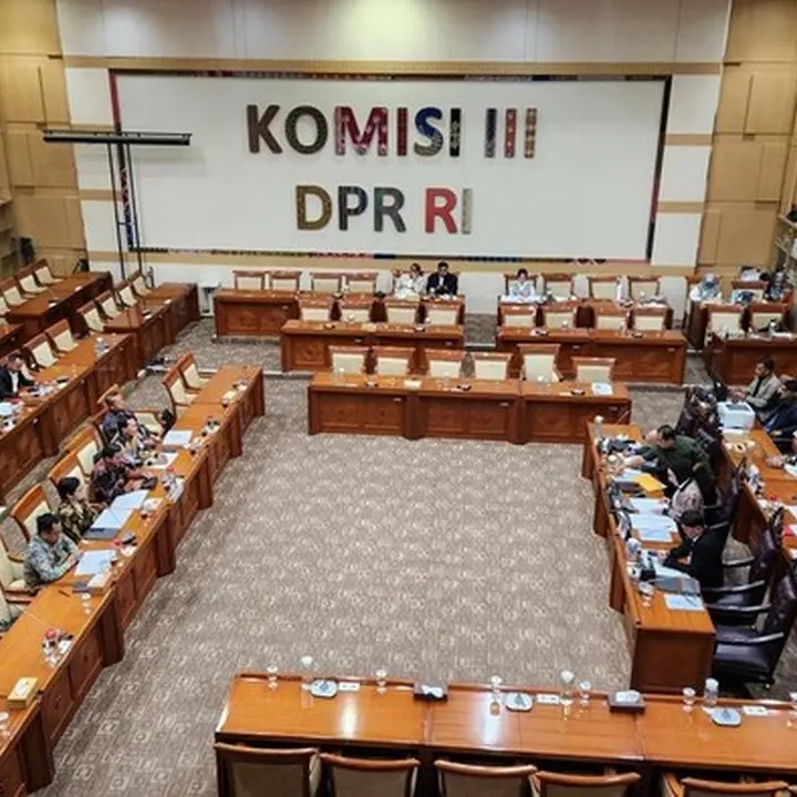Ancaman Mogok Hakim Ad Hoc: Tunjangan Kesejahteraan Jadi Sorotan di DPR
