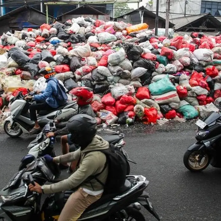Sampah Tangsel Terkatung-katung Usai Pengolahan di Bogor Dihentikan Pemkab