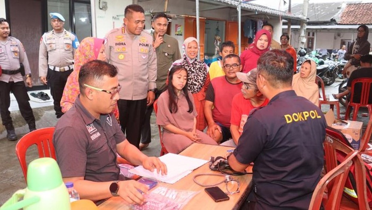 Kapolresta Tangerang Kirim Tim Medis ke Lokasi Banjir Jayanti, Pastikan Warga Aman