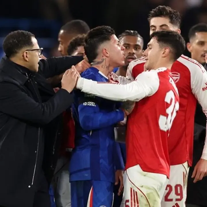Drama Enzo Fernandez Vs Zubimendi Warnai Kemenangan Arsenal Atas Chelsea di Semifinal Piala Liga