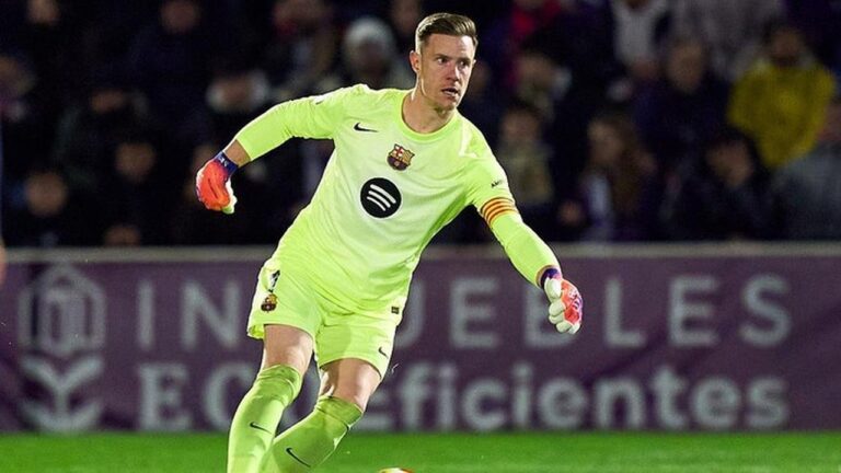 Hansi Flick Pertahankan Performa Joan Garcia, Ter Stegen Kembali Absen di Copa del Rey