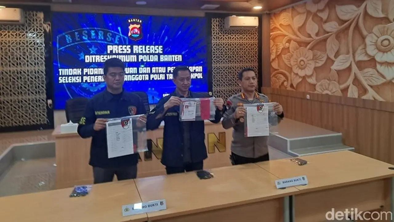 Foto: Jumpa Pers Polda Banten Terkait Kasus Penipuan Modus Calo Masuk Akpol. (arief/detikcom)