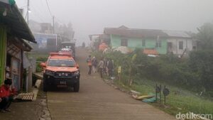 Evakuasi Jasad Syafiq Ali di Gunung Slamet Dilanjutkan di Tengah Badai