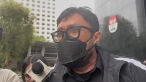 Diperiksa KPK, Ketua PDIP Jabar Ono Surono Akui Ditanya Aliran Uang Kasus Bupati Bekasi