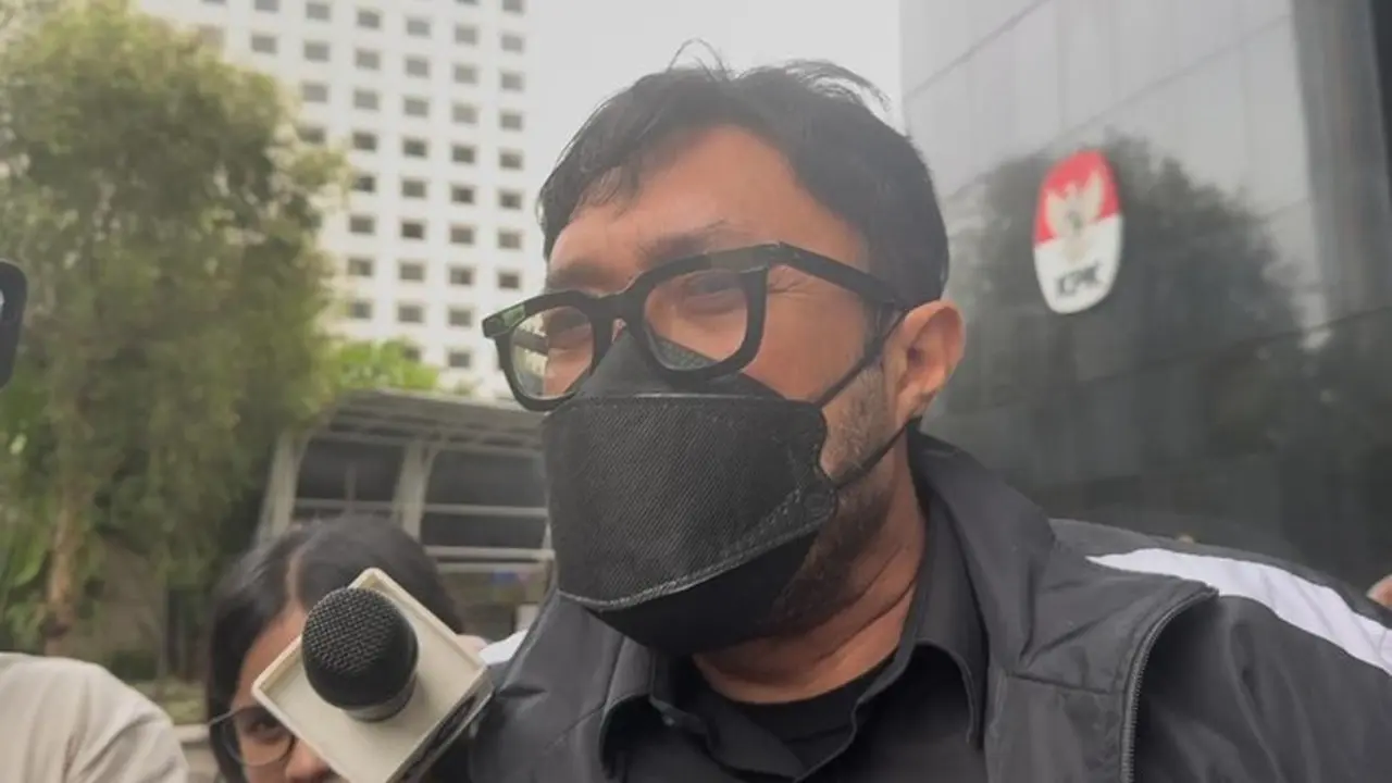 Foto: Ono Surono Diperiksa Kpk (adrial Akbar/detikcom)