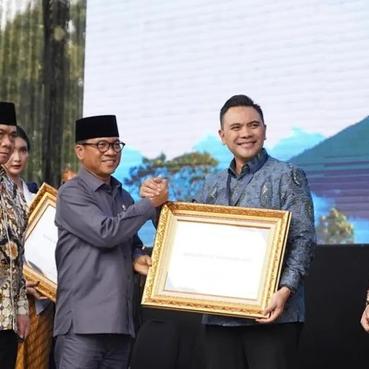 BRI Diganjar Penghargaan Mendes PDT atas Dukungan Pemberdayaan Masyarakat Desa