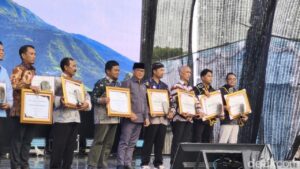 Mendes Yandri Susanto Serahkan Penghargaan Lomba Bangun Desa di Hari Desa Nasional 2026 Boyolali