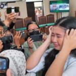 Divonis Percobaan 6 Bulan, Laras Faizati Menangis Haru: Saya Bisa Pulang ke Rumah