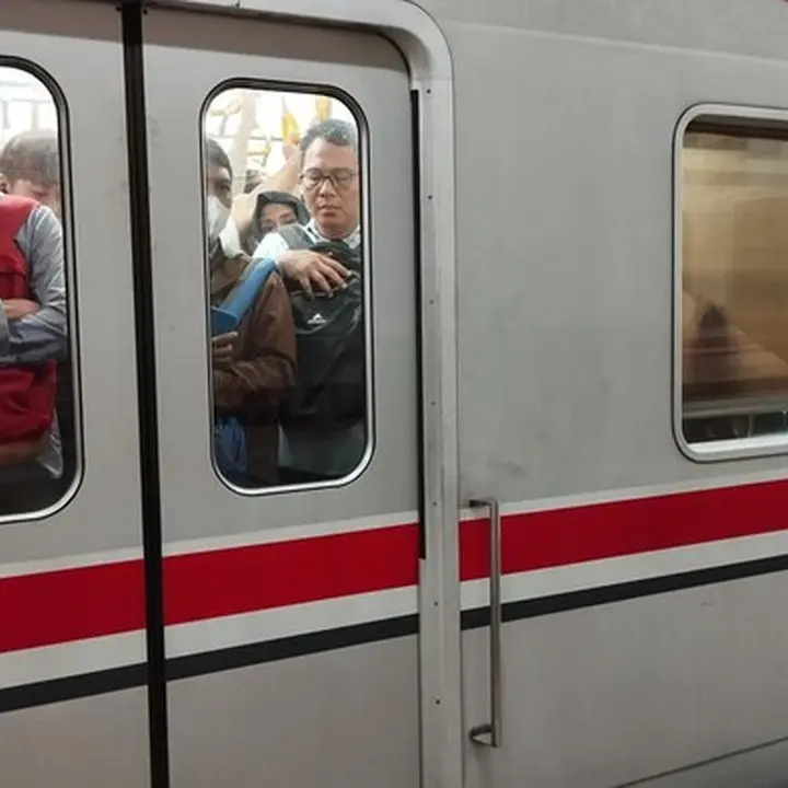 Antrean Panjang di Stasiun Sudirman Pasca Tahun Baru, KAI Arahkan ke Stasiun BNI City