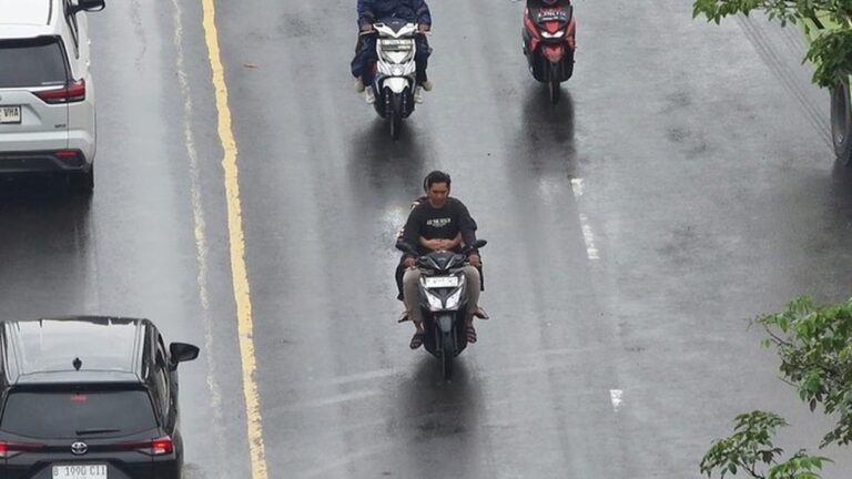 E-TLE Drone Patrol Presisi Mengudara di Banten, 25 Pelanggaran Terdeteksi dalam Sehari E-TLE Drone Patrol Presisi Mengudara di Banten, 25 Pelanggaran Terdeteksi dalam Sehari