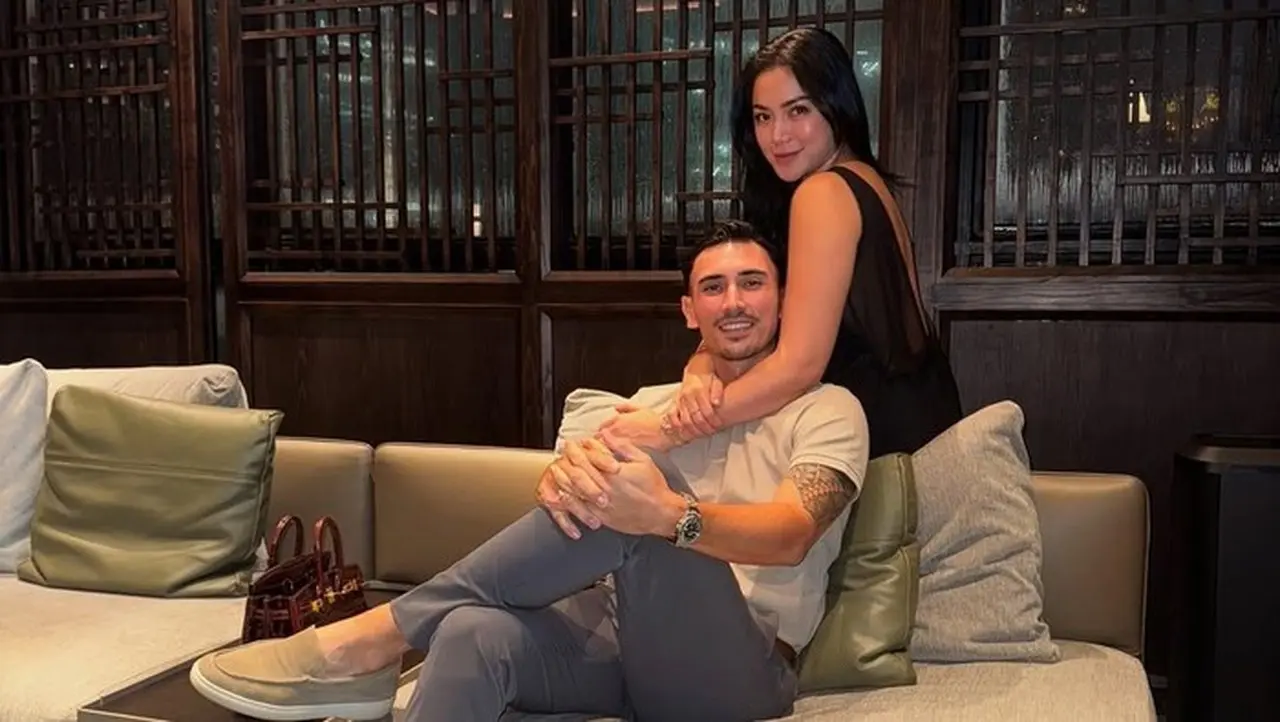 Jessica Iskandar Dan Suaminya, Vincent Dalam Media Sosial Miliknya. Foto: Instagram @inijedar/ @v.verhaag