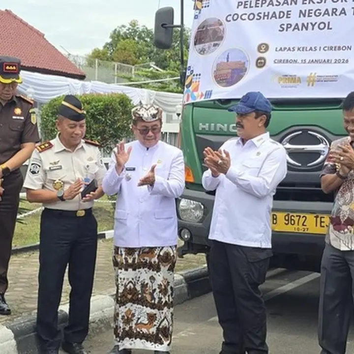 Menteri Agus Lepas Ekspor Coco Shade Karya 18 Napi Lapas Cirebon ke Spanyol
