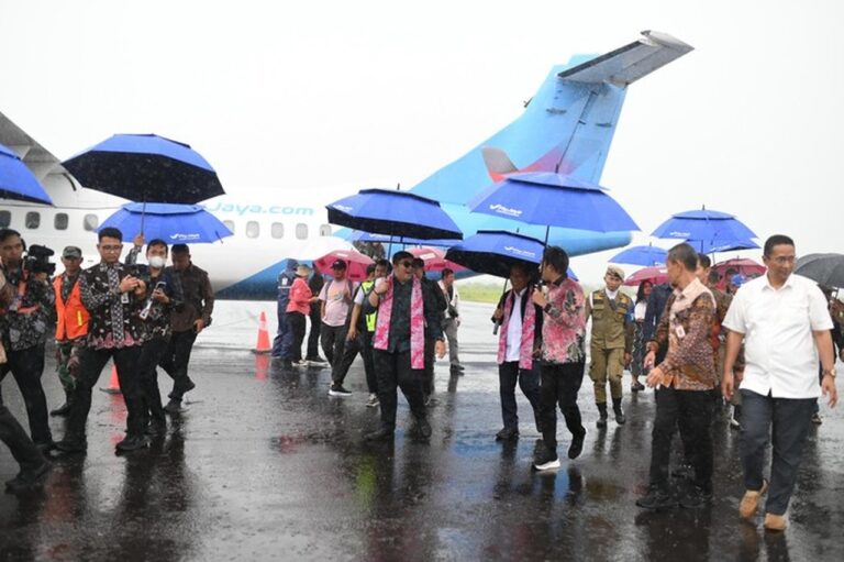 Tiket Pesawat Jakarta-Jember Kini Lebih Murah Berkat Avtur Lokal