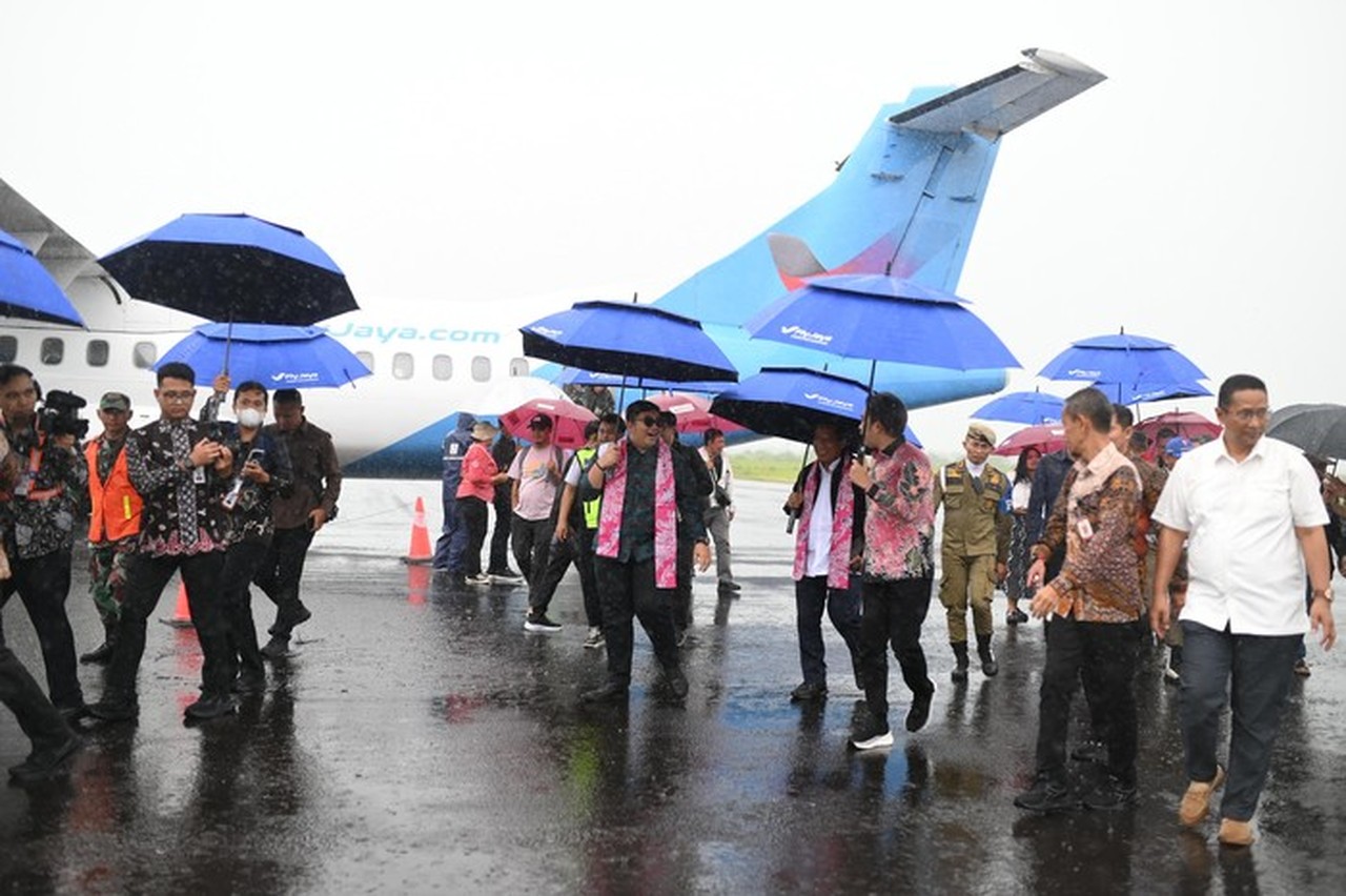 Tiket Pesawat Jakarta-Jember Kini Lebih Murah Berkat Avtur Lokal Tiket Pesawat Jakarta-Jember Kini Lebih Murah Berkat Avtur Lokal