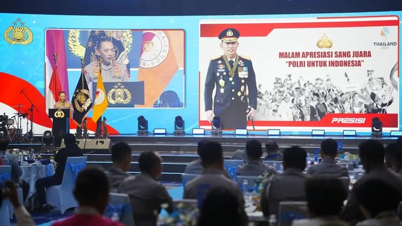 Kapolri Jenderal Listyo Sigit Prabowo Memberikan Pengharaan Untuk Peraih Medali Sea Games (foto: Dok. Istimewa)