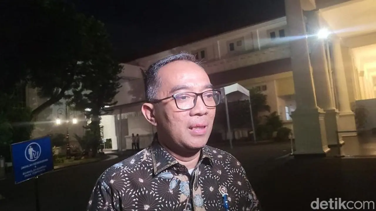 Mendiktisaintek Brian Yuliarto. (eva Safitri/detikcom)