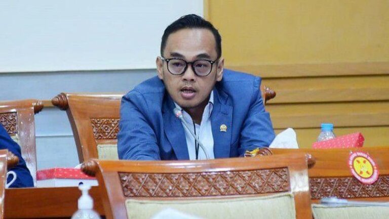 Komisi III DPR Dorong Bareskrim Polri Telusuri Aset Kasus Gagal Bayar Dana Syariah Indonesia Komisi III DPR Dorong Bareskrim Polri Telusuri Aset Kasus Gagal Bayar Dana Syariah Indonesia