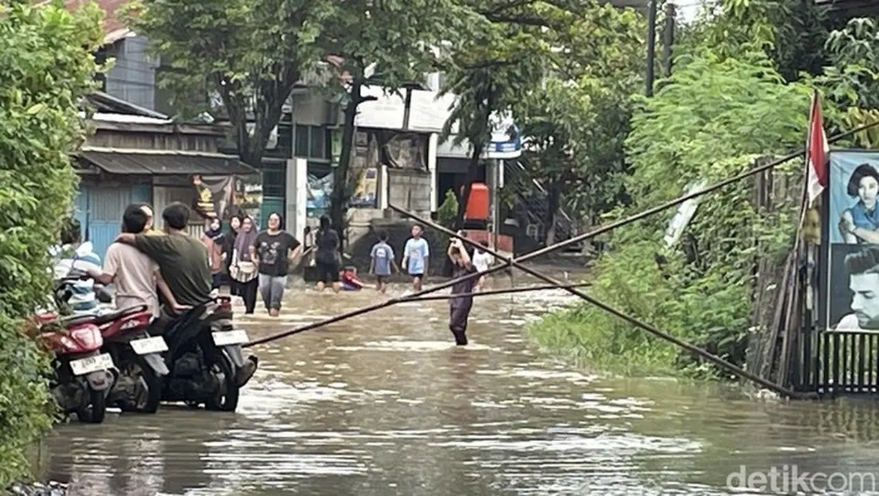 Banjir Melanda Di Wilayah Pati, Jawa Tengah. (dian Utoro Aji/detikjateng)