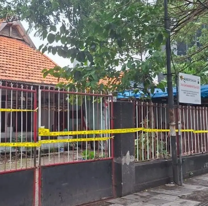 Kantor Ormas Madas di Surabaya Disegel Polisi Terkait Dugaan Mafia Tanah