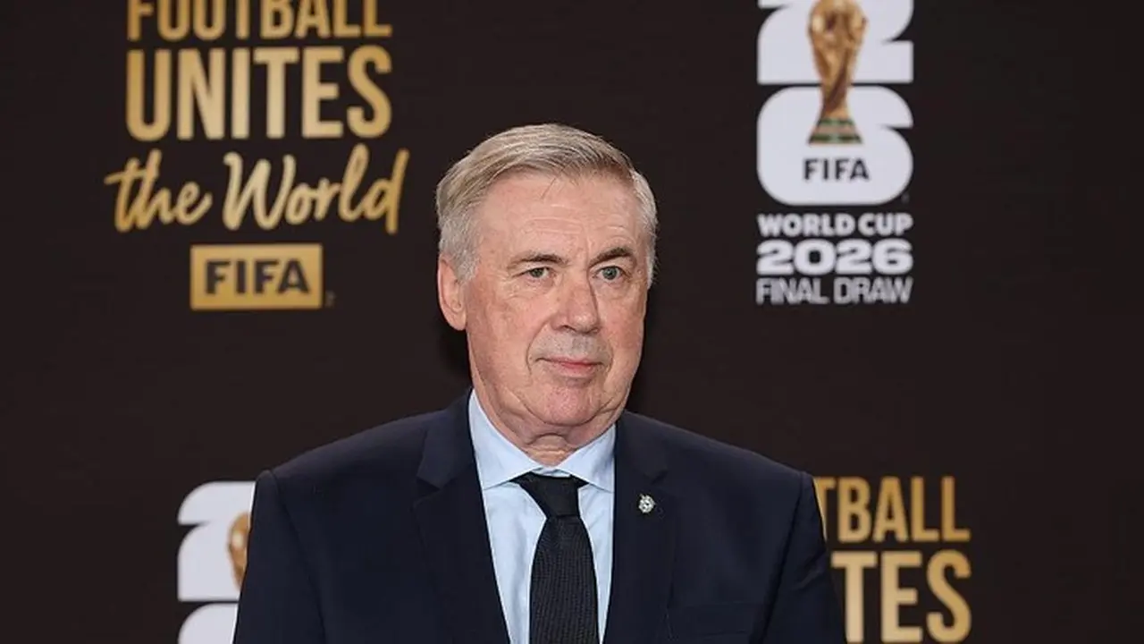 Carlo Ancelotti Dianggap Cocok Jadi Pelatih Baru Man United Musim Depan. (fifa Via Getty Images/emilee Chinn Fifa)